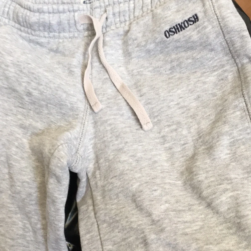 FINAL MARKDOWN OSHKOSH Sweat Pants (3T)